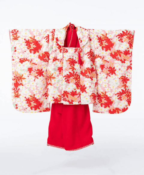 写真：赤・白・ピンクの可愛らしい配色の被布（クリックで拡大）