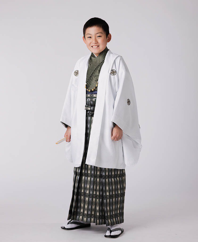 着物と羽織袴を着た10歳男の子の写真：二分の一成人式（十三参り）撮影