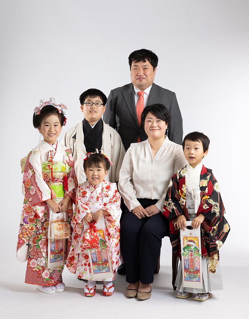 七五三記念家族写真：3歳、5歳、7歳の七五三と家族写真：福島市写真館フォトスタジオ若葉