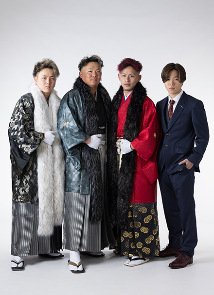 成人式撮影:羽織袴姿の成人男性4人グループ:福島市写真館フォトスタジオ若葉