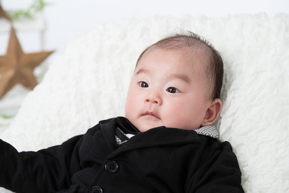 菅野紘平の赤ちゃん写真を拡大表示する